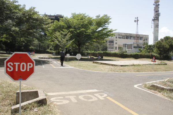 kisumu-traffic-safety-parkED329E03-387D-F78F-7797-C699B074E62D.jpg